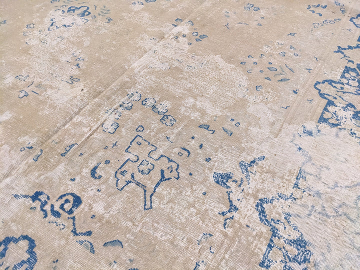 Tasselio - Size: 10.10 x 8