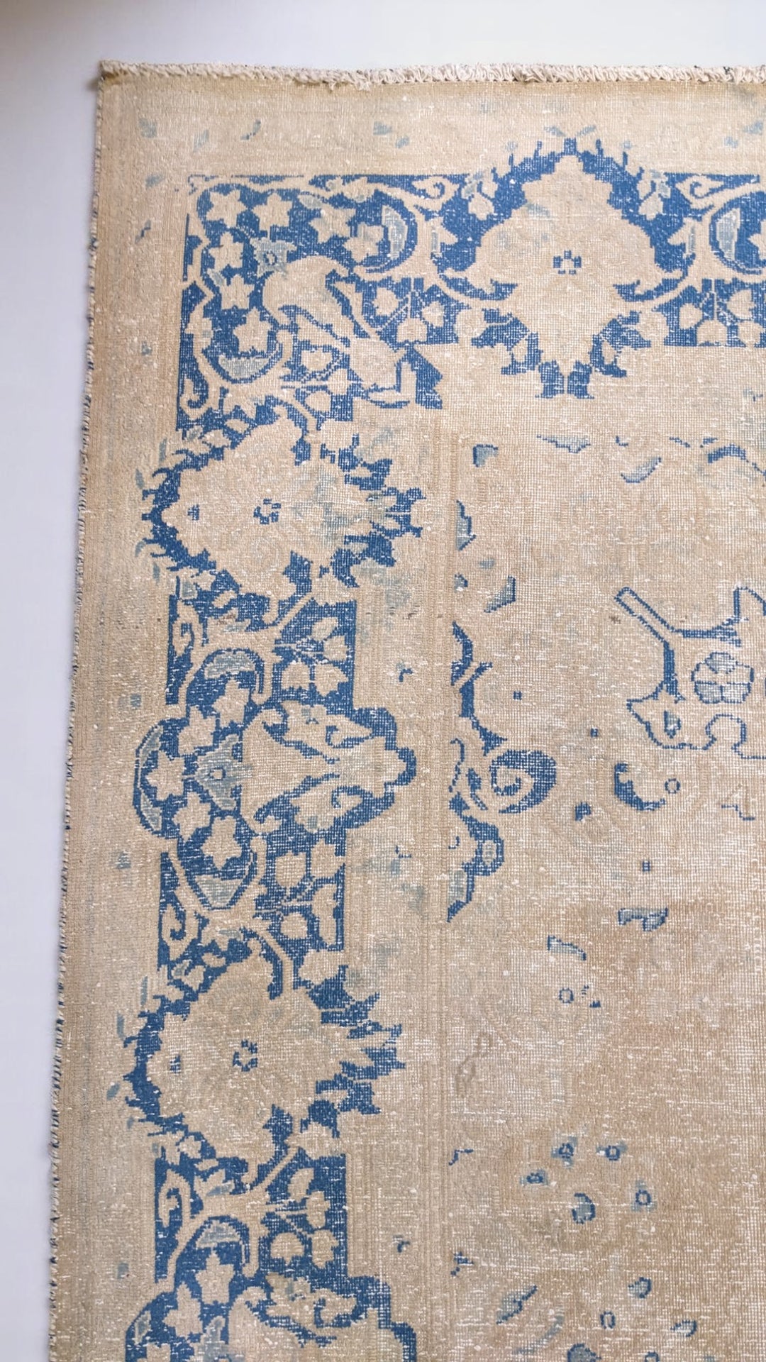 Tasselio - Size: 10.10 x 8