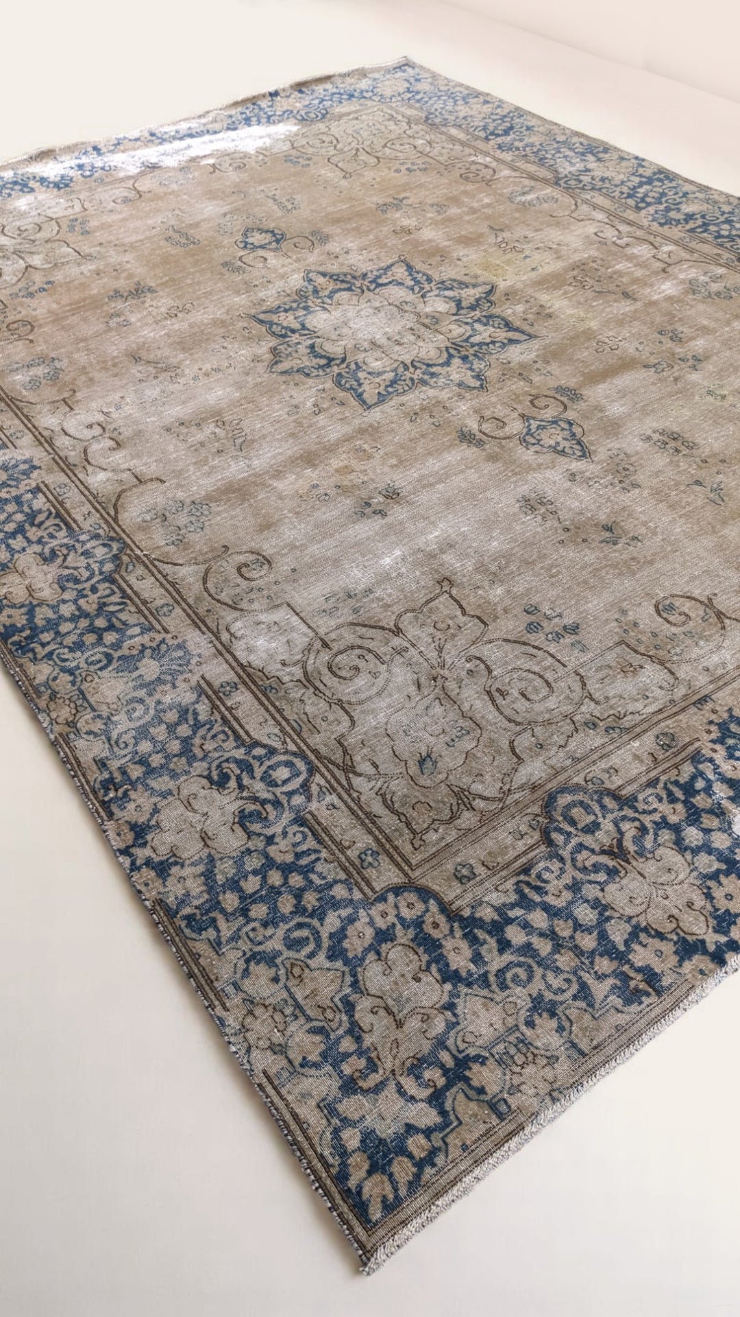 Kashan Persian Vintage Wash Rug - Size: 12.7 x 9