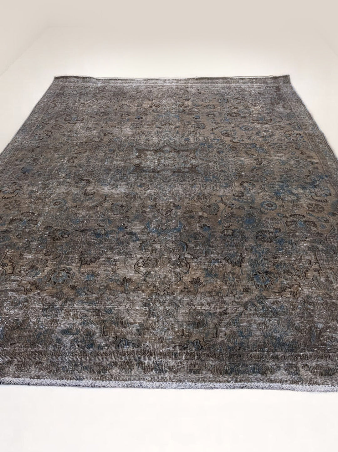 Arleth - Size: 10.8 x 7.3