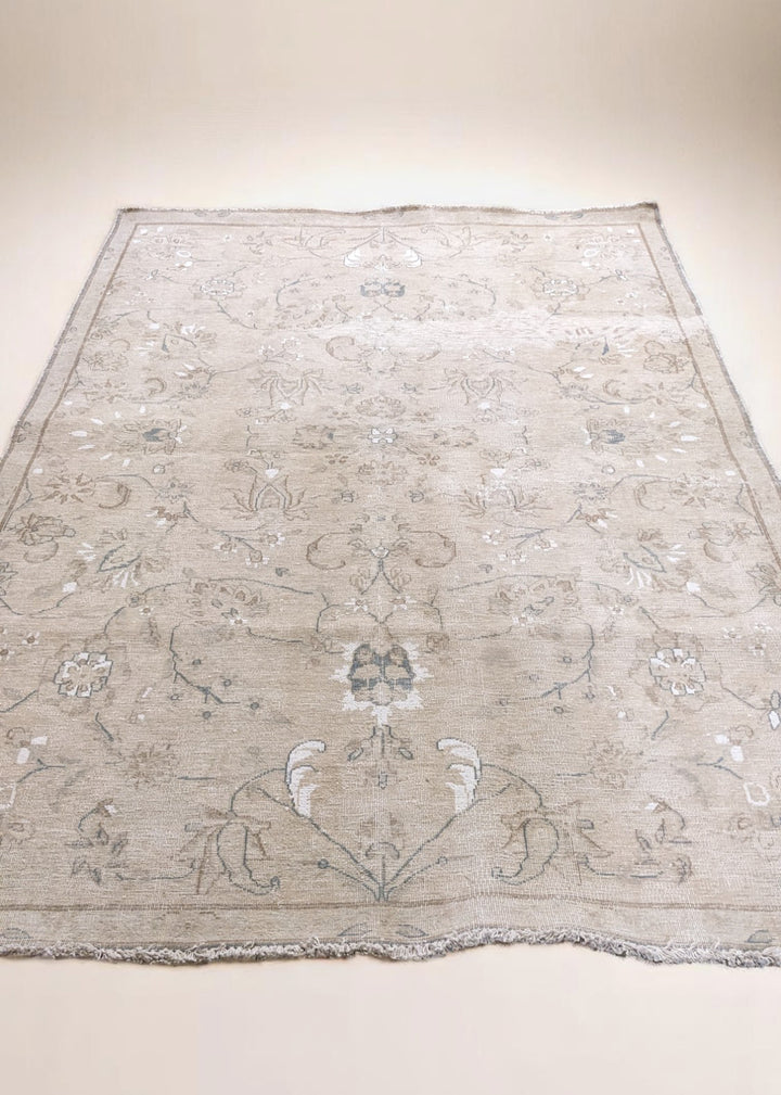 Cavelin - Size: 7.1 x 4.9