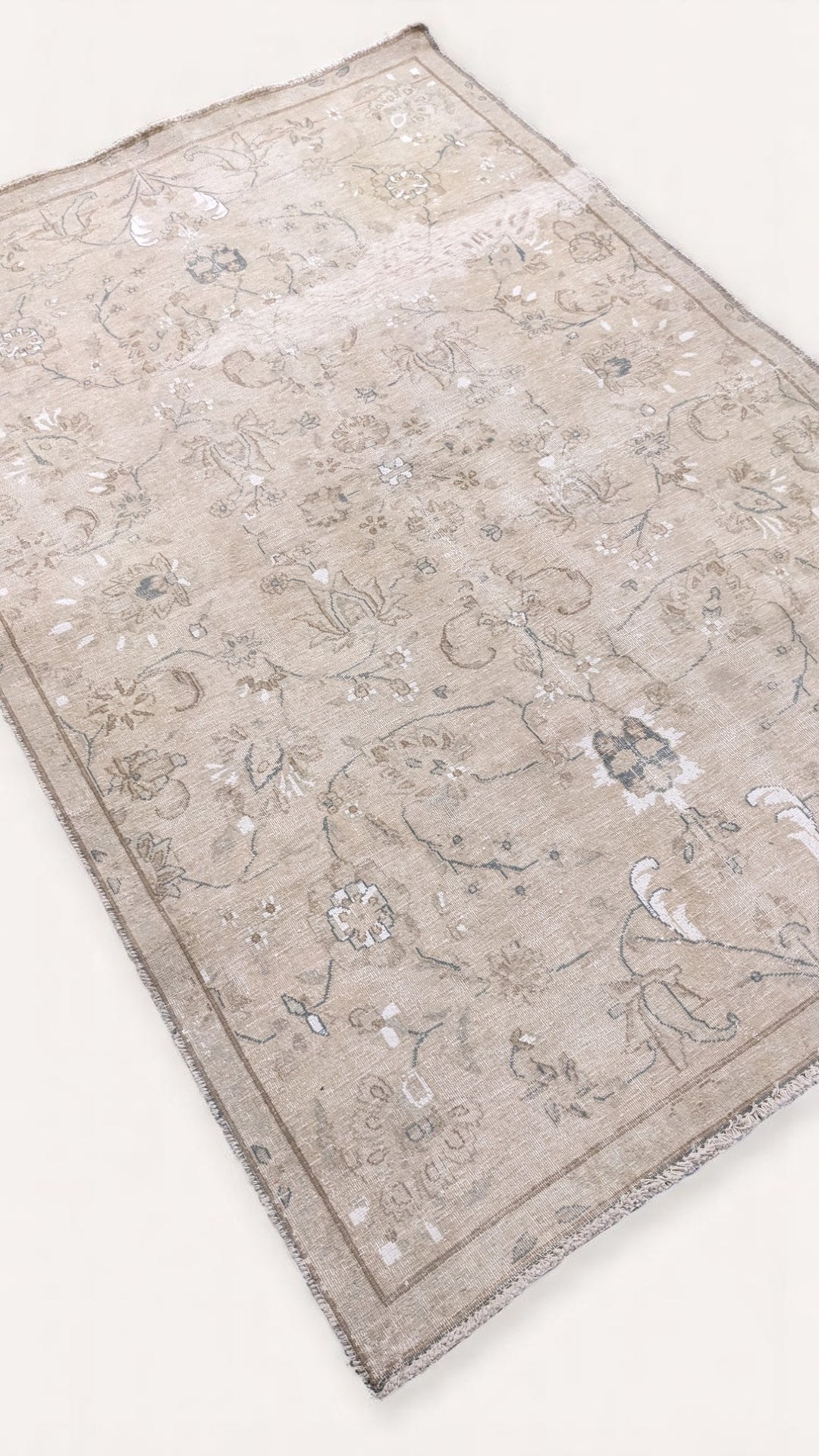 Cavelin - Size: 7.1 x 4.9