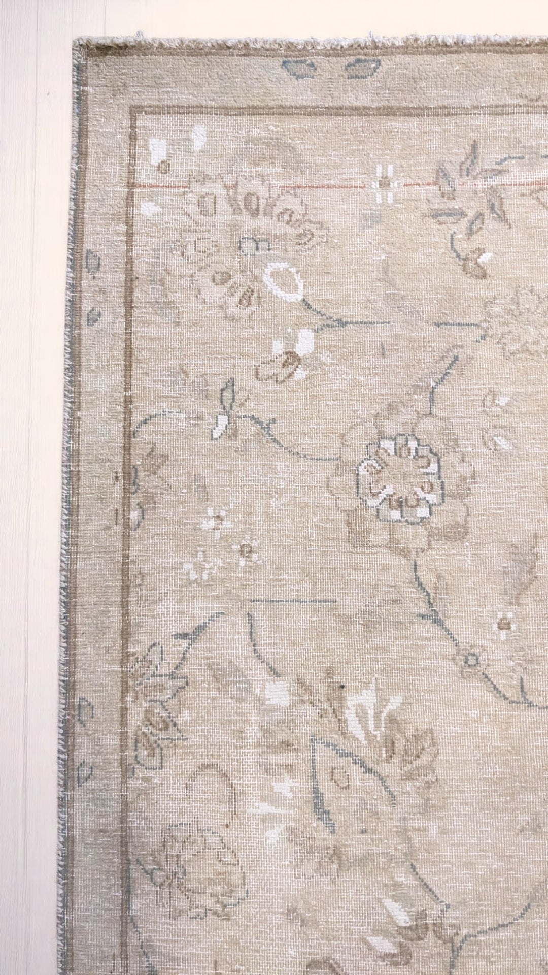 Cavelin - Size: 7.1 x 4.9