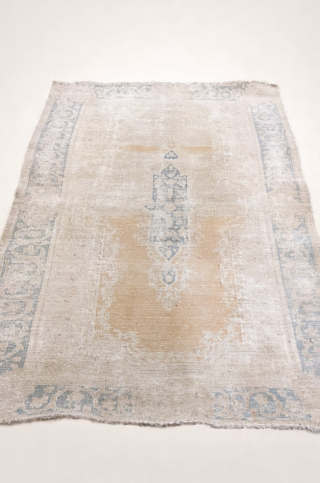 Arluna - Size: 4.6 x 2.10