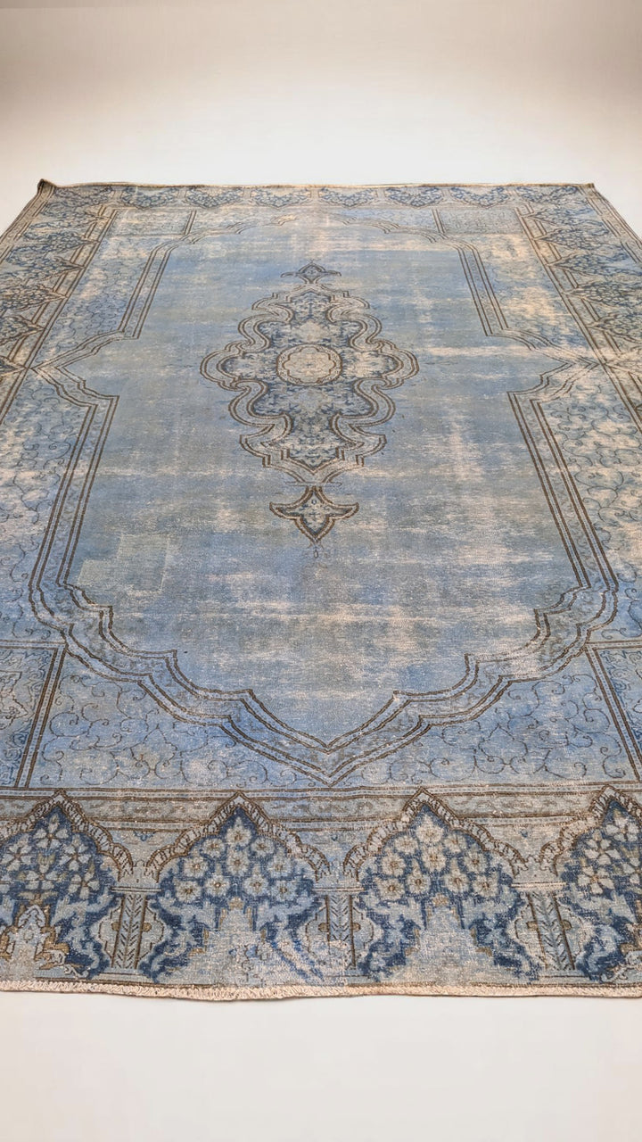 Maelix - Size: 15.4 x 9.7