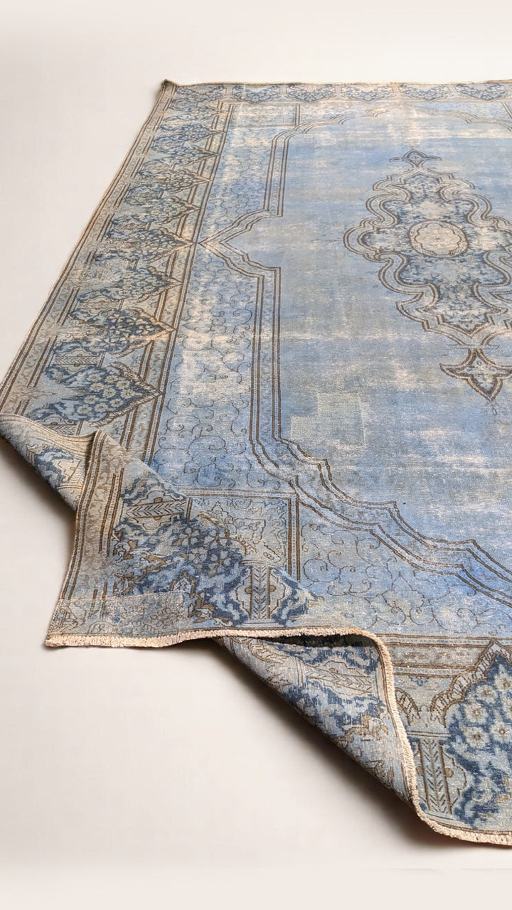 Maelix - Size: 15.4 x 9.7