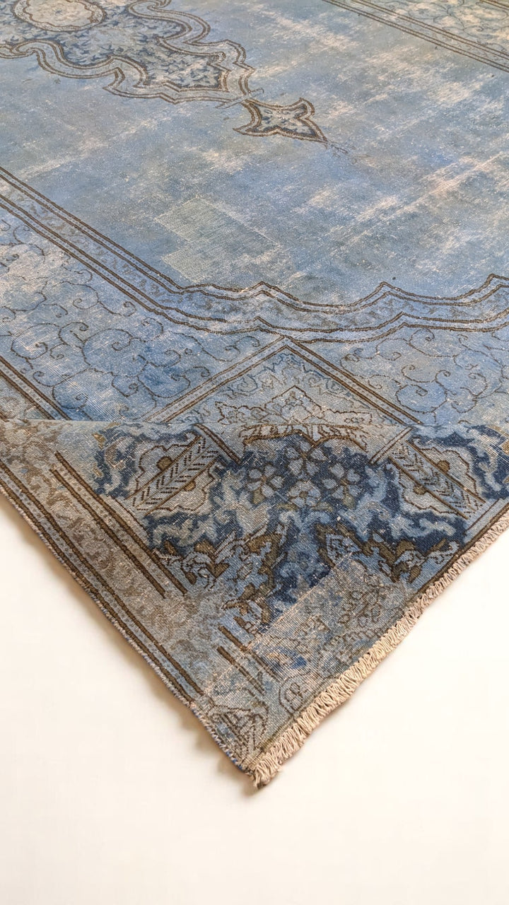 Maelix - Size: 15.4 x 9.7