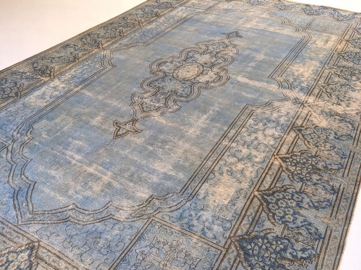 Maelix - Size: 15.4 x 9.7