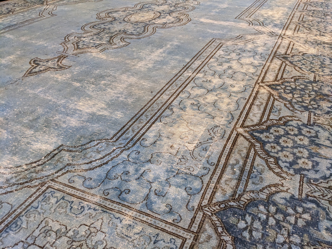 Maelix - Size: 15.4 x 9.7