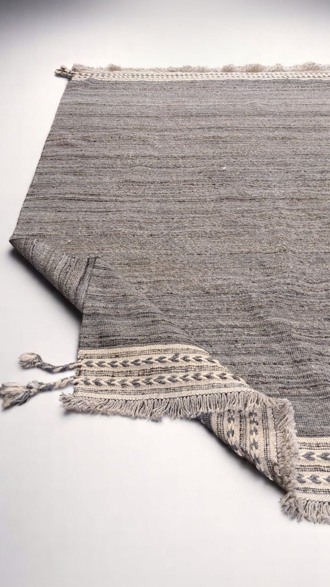 Gobelin Flatweave Rug - Size: 8.11 x 6