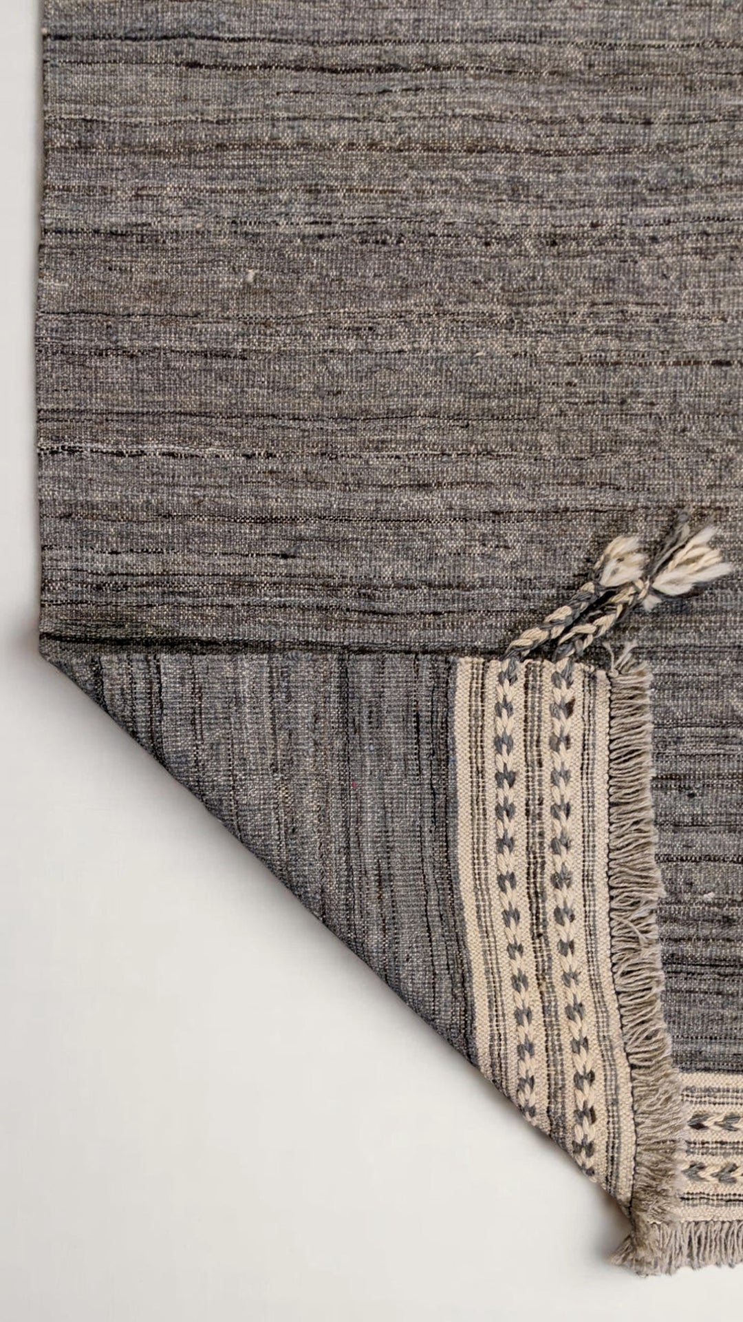 Gobelin Flatweave Rug - Size: 8.11 x 6