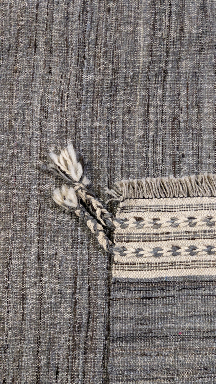 Gobelin Flatweave Rug - Size: 8.11 x 6