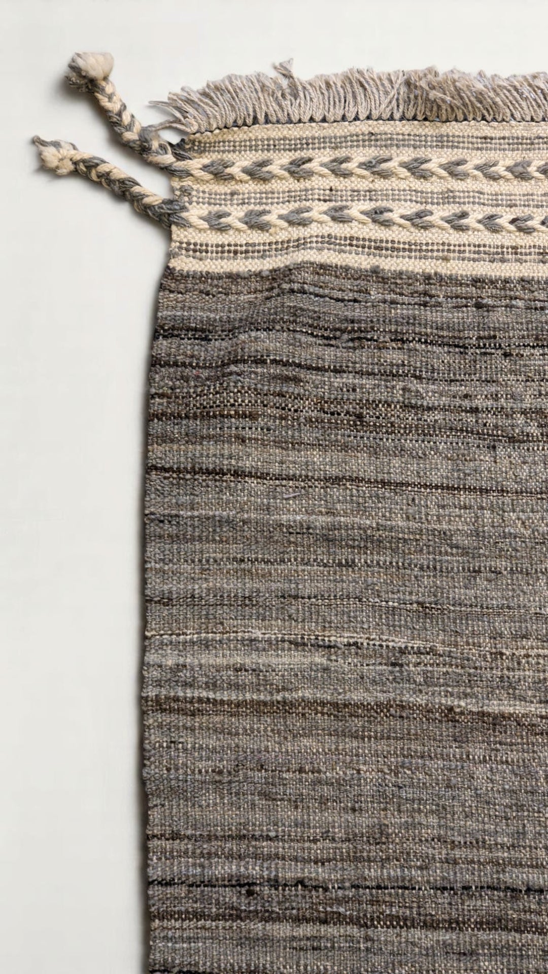 Gobelin Flatweave Rug - Size: 8.11 x 6