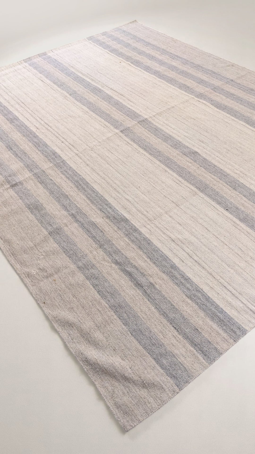 Velour Flatweave Rug - Size: 10.1 x 7.11