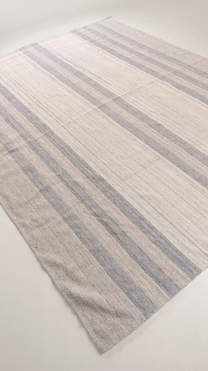 Velour Flatweave Rug - Size: 10.1 x 7.11