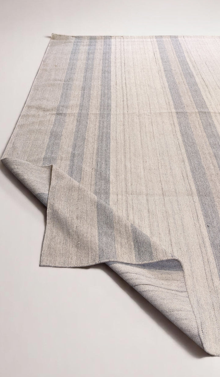 Velour Flatweave Rug - Size: 10.1 x 7.11