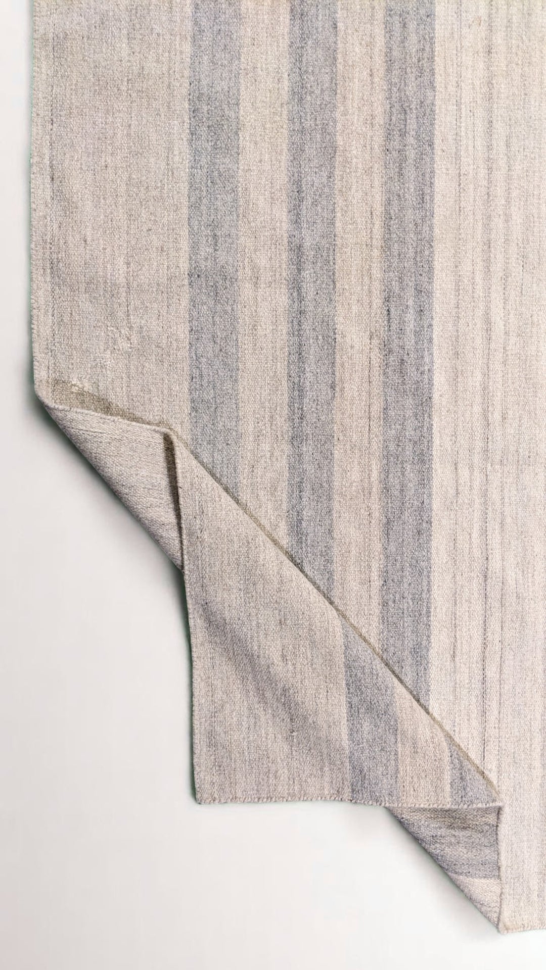 Velour Flatweave Rug - Size: 10.1 x 7.11