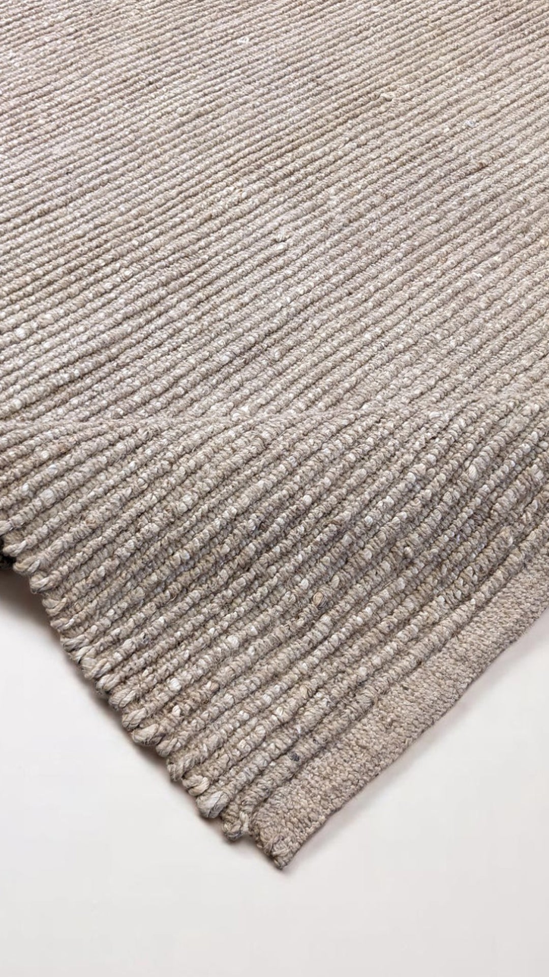 Braided Natural Jute Rug - Size: 6.6 x 4.8