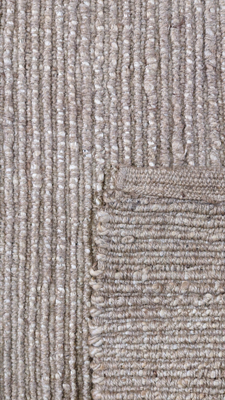 Braided Natural Jute Rug - Size: 6.6 x 4.8