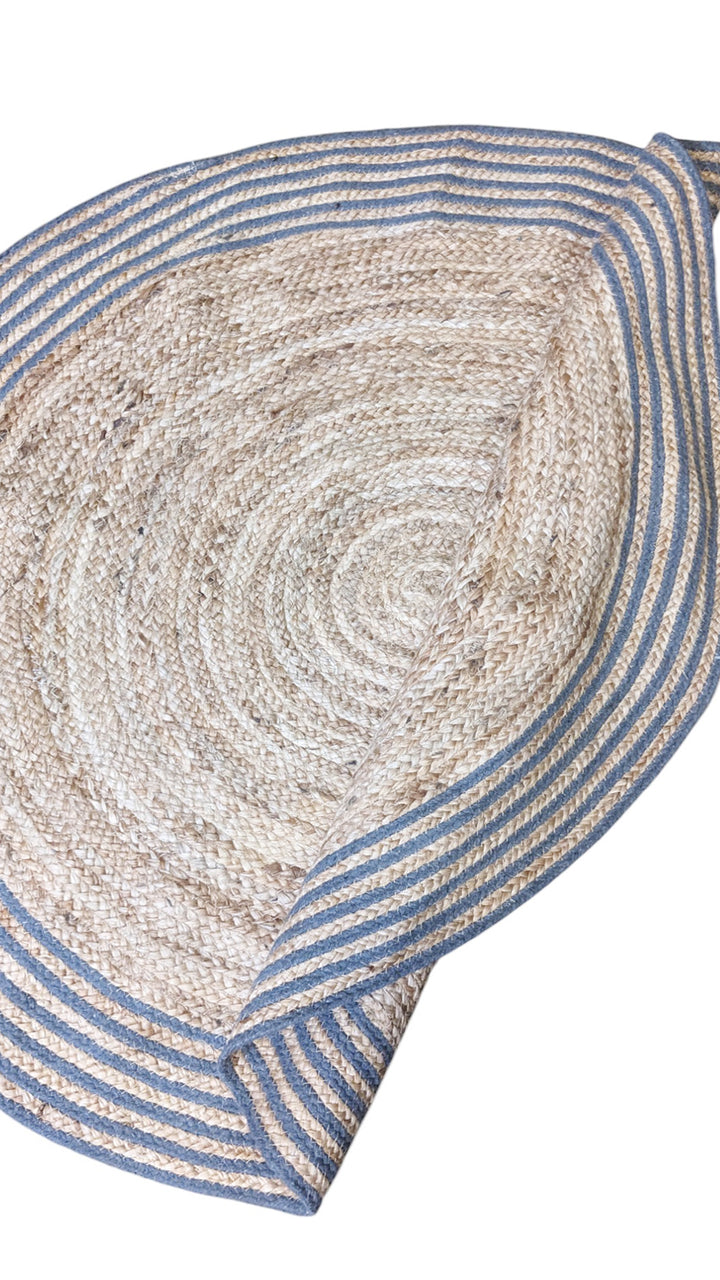 Braided Natural Jute Rug - Size: 4 x 4