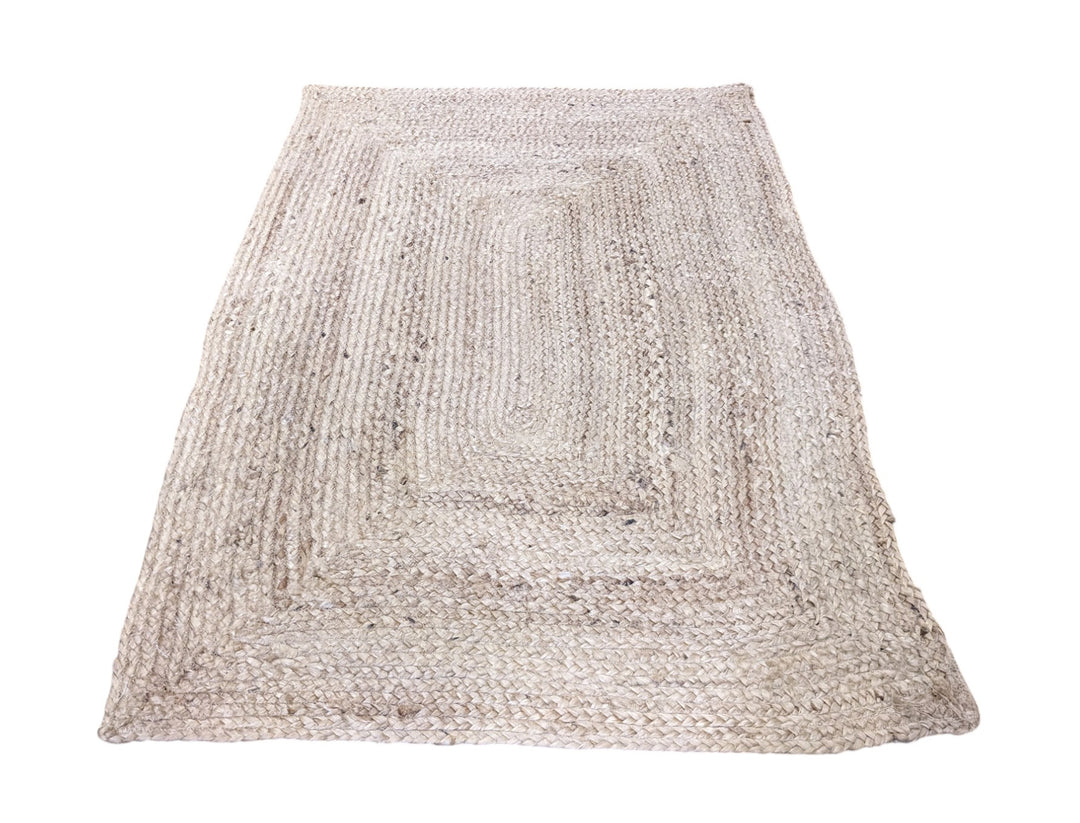 Braided Natural Jute Rug - Size: 4 x 2.8
