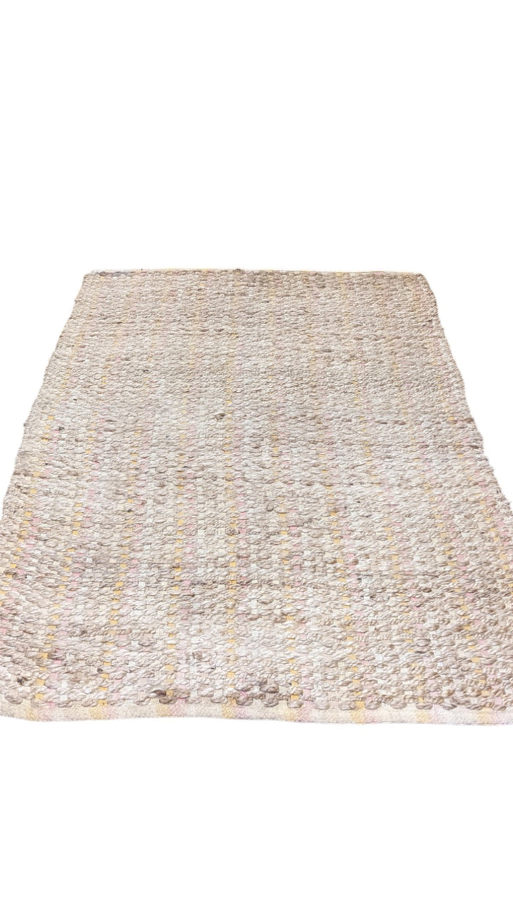 Braided Natural Jute Rug - Size: 5.1 x 3.1