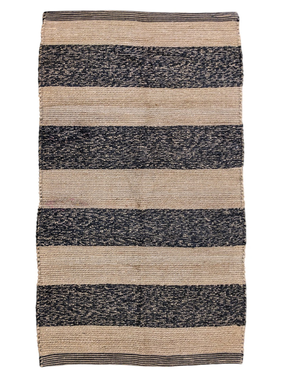 Braided Natural Jute Rug - Size: 5 x 2.8
