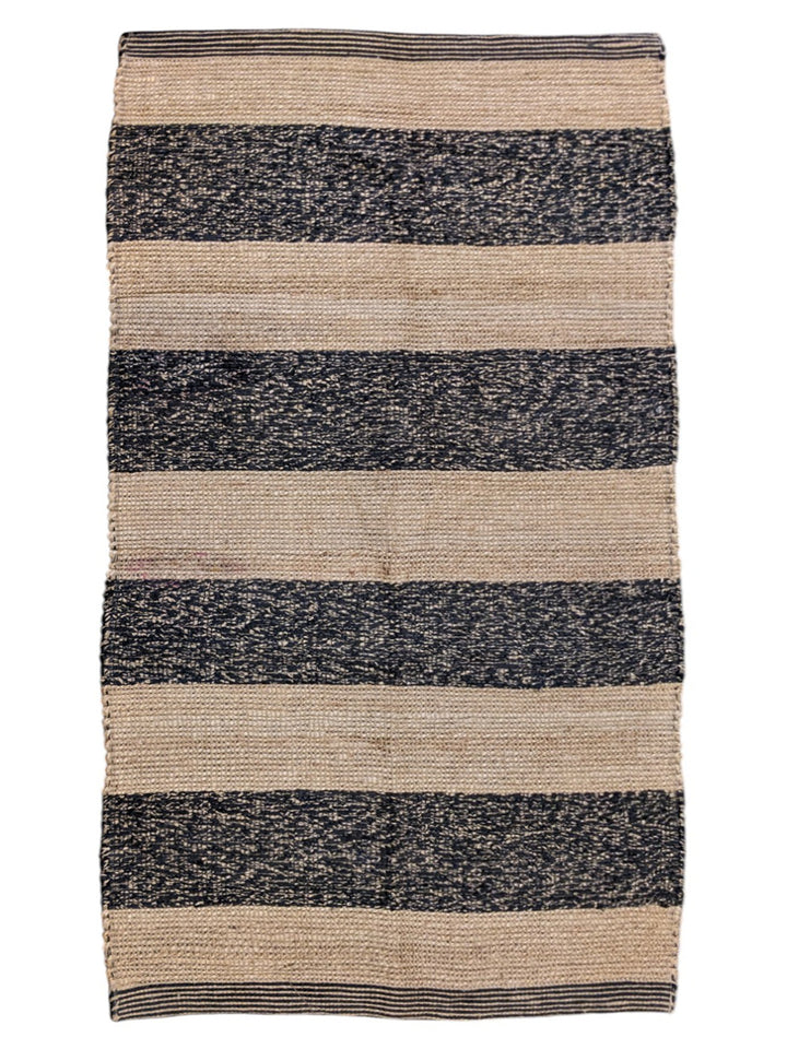 Braided Natural Jute Rug - Size: 5 x 2.8