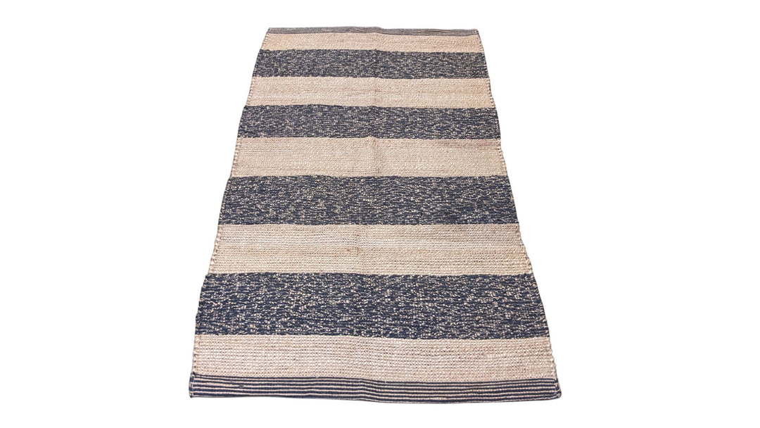 Braided Natural Jute Rug - Size: 5 x 2.8
