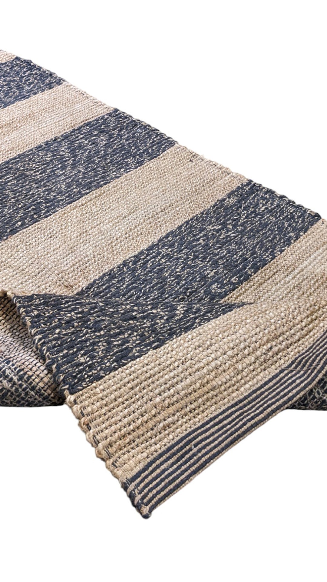 Braided Natural Jute Rug - Size: 5 x 2.8