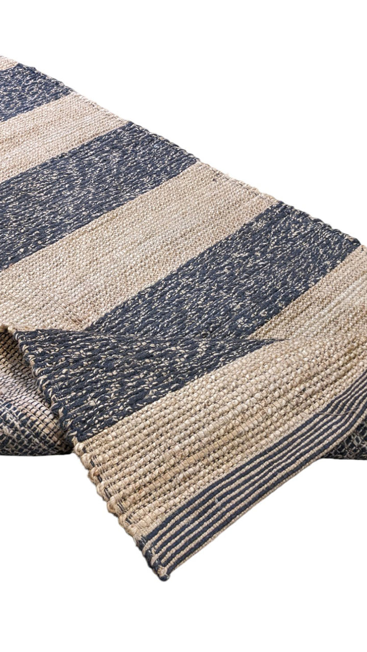 Braided Natural Jute Rug - Size: 5 x 2.8