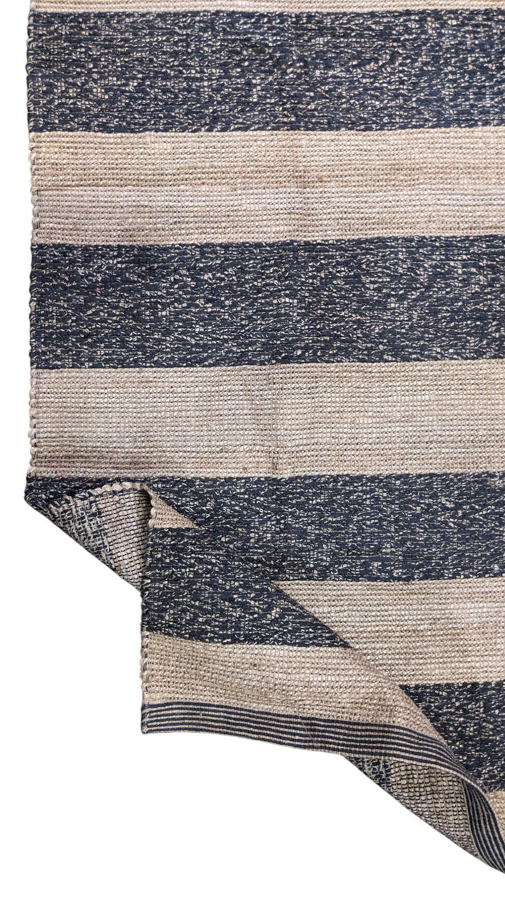 Braided Natural Jute Rug - Size: 5 x 2.8