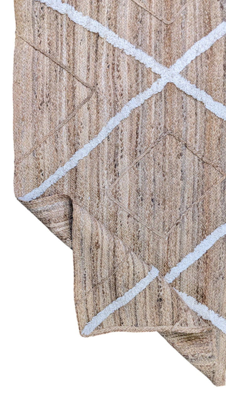 Braided Natural Jute Rug - Size: 5.7 x 4.4