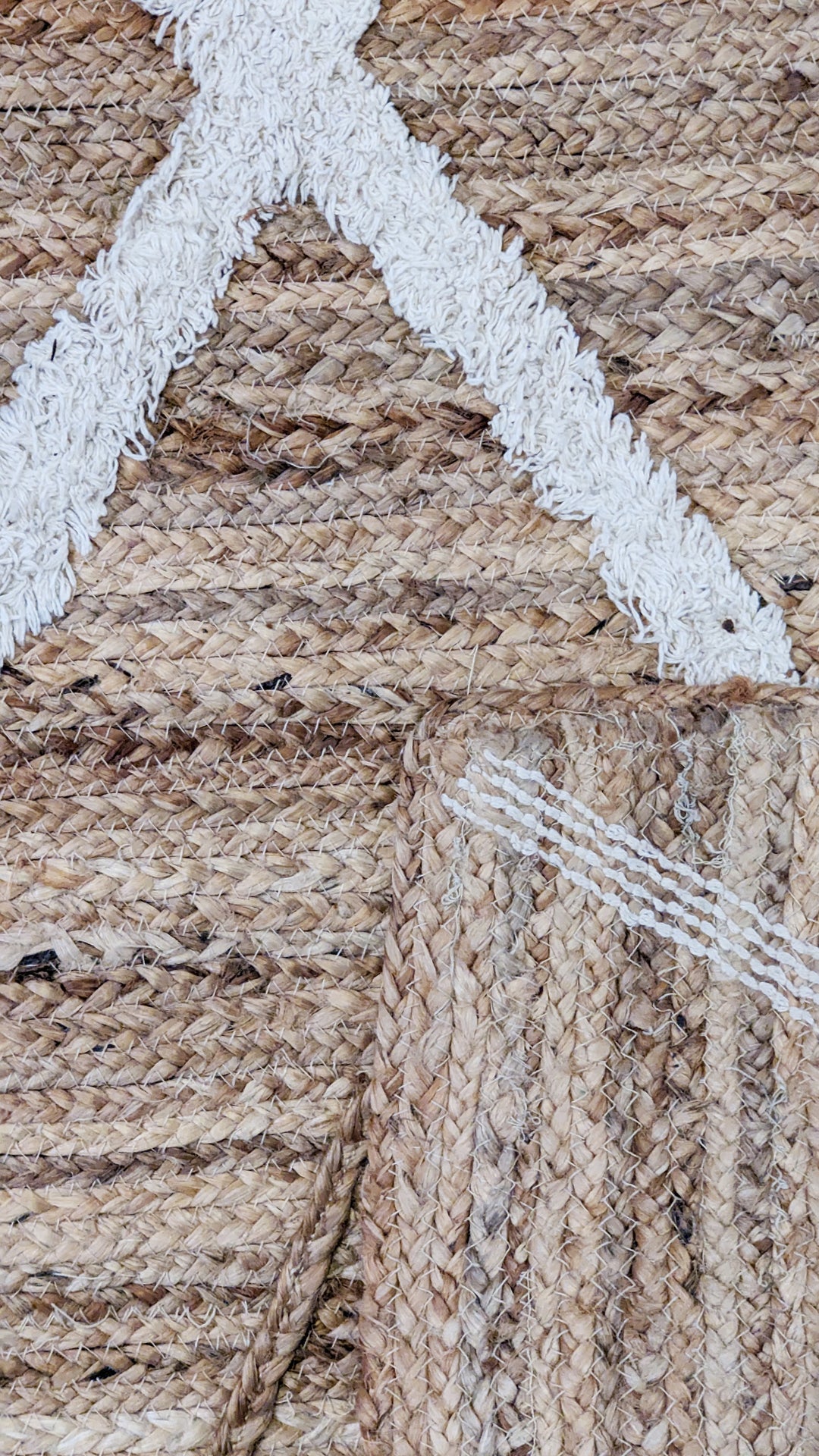 Braided Natural Jute Rug - Size: 5.7 x 4.4