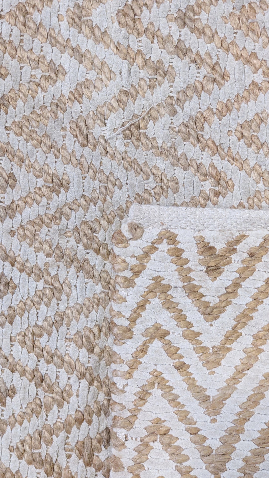 Braided Natural Jute Rug - Size: 3.11 x 2.1