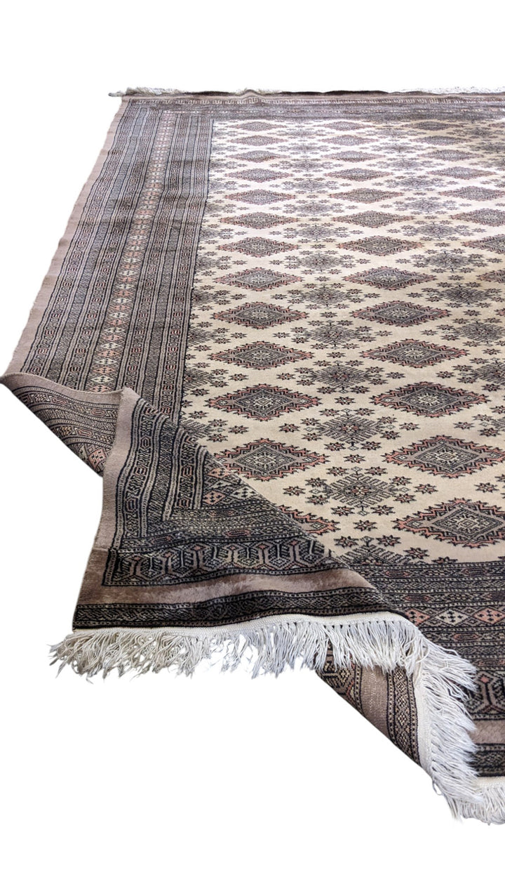 Pakistani Bokhara Rug - Size: 9.5 x 6.8
