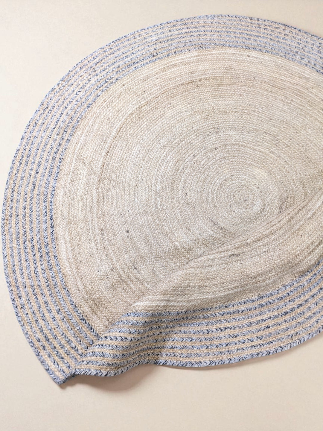Braided Natural Round Jute Rug - Size: 6 x 6