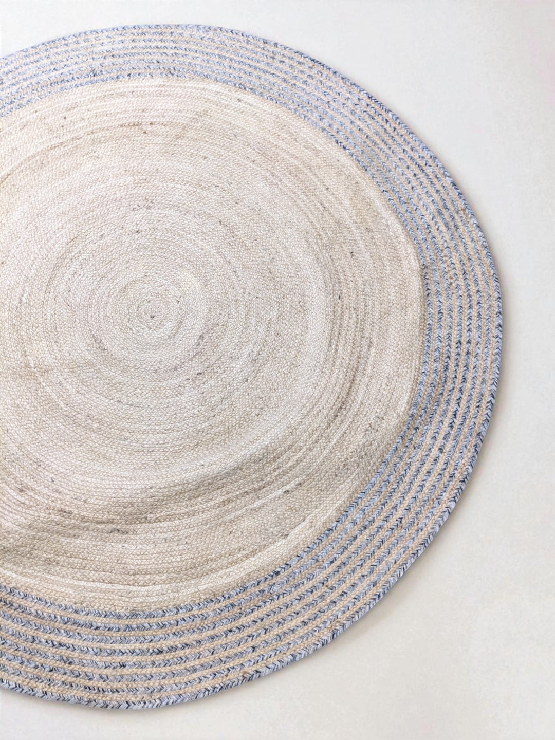 Braided Natural Round Jute Rug - Size: 6 x 6