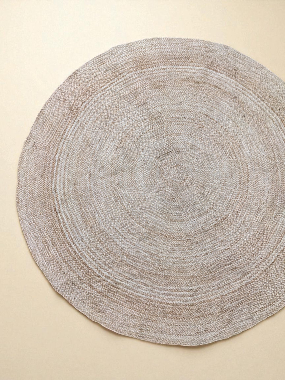Braided Natural Round Jute Rug - Size: 4.7 x 4.7