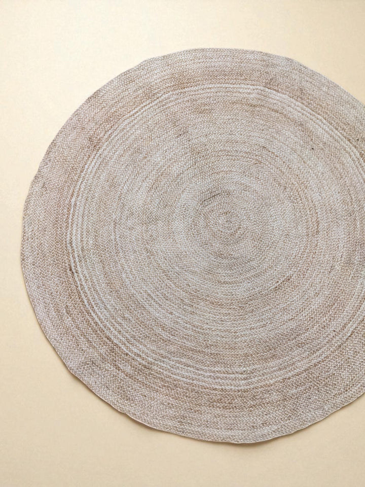 Braided Natural Round Jute Rug - Size: 4.7 x 4.7