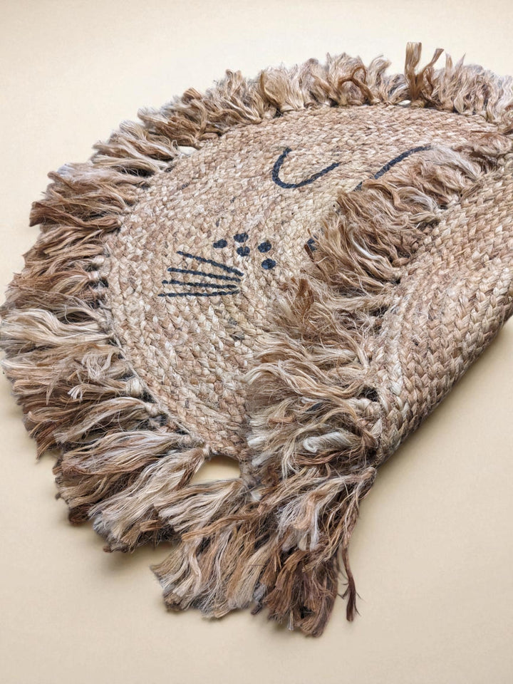 Lion Natural Round Jute Rug - Size: 2.2 x 2.2