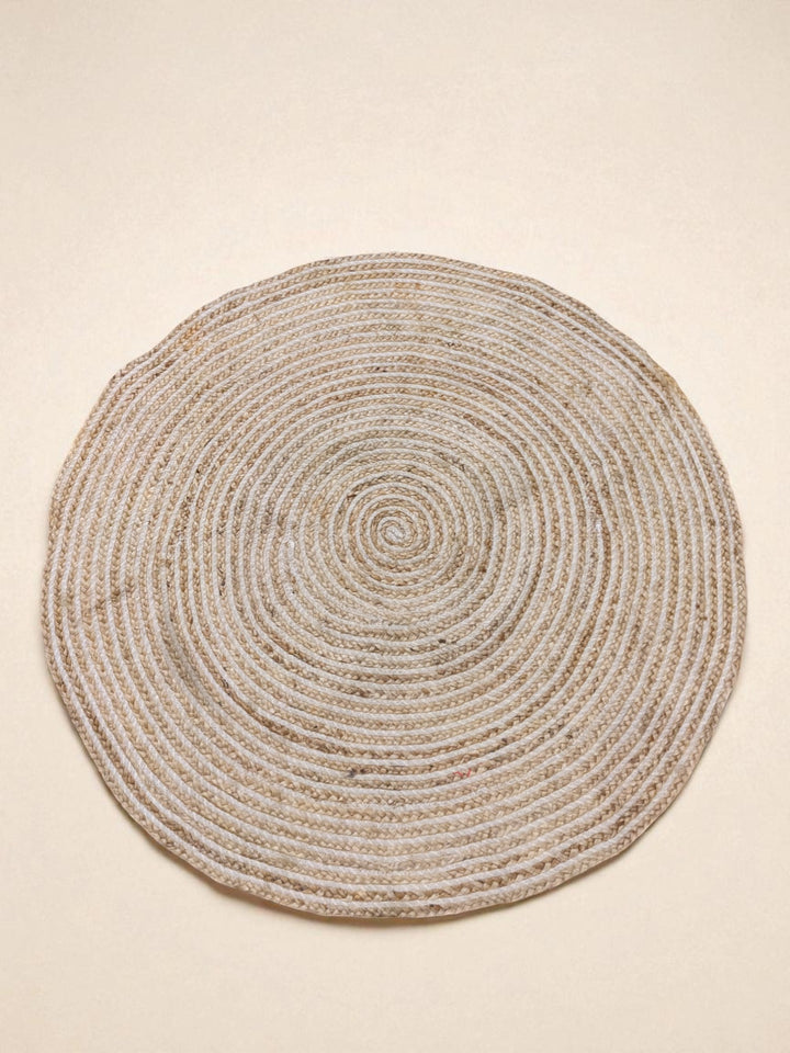 Braided Natural Round Jute Rug - Size: 3.9 x 3.9