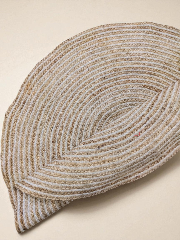 Braided Natural Round Jute Rug - Size: 3.9 x 3.9