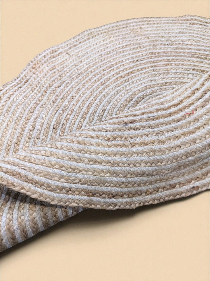 Braided Natural Round Jute Rug - Size: 3.9 x 3.9