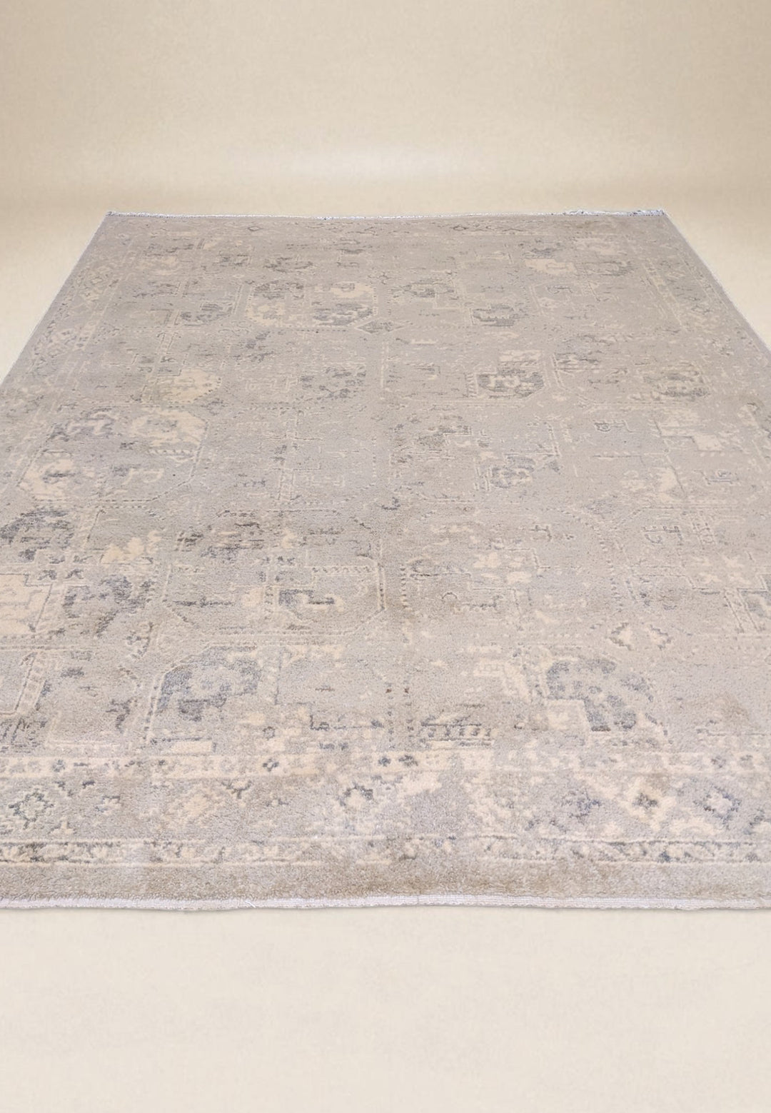 Aura Hand Knotted Rug - Size: 10.1 x 8