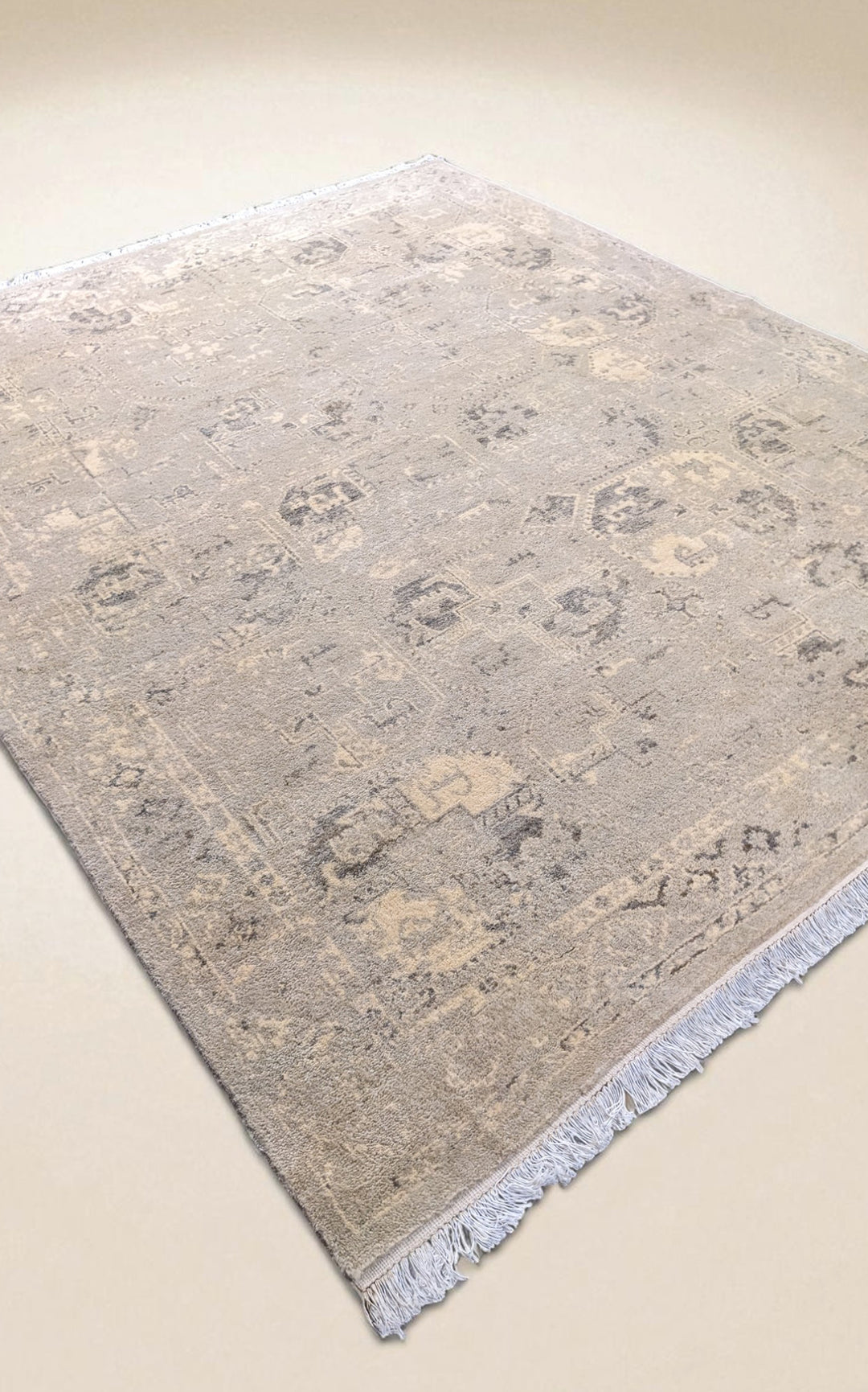 Aura Hand Knotted Rug - Size: 10.1 x 8