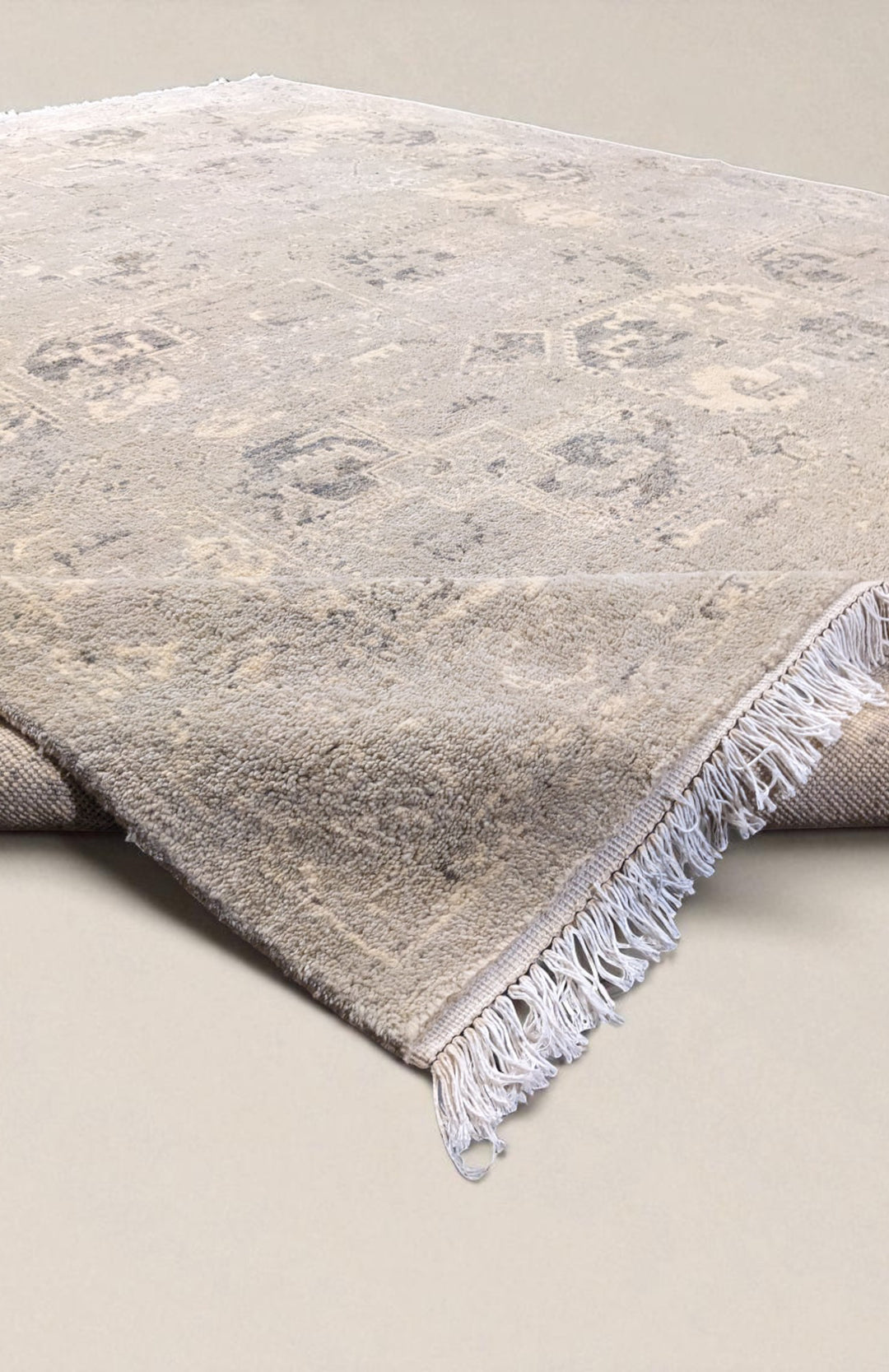 Aura Hand Knotted Rug - Size: 10.1 x 8