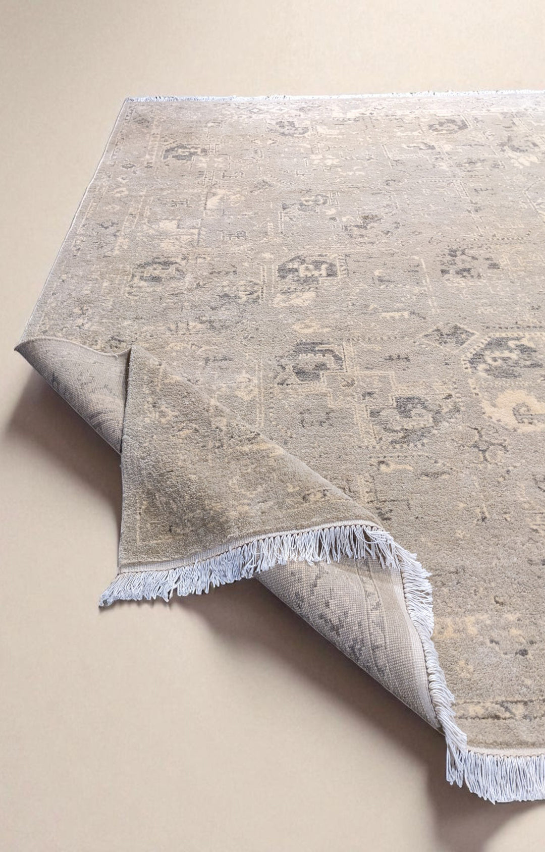 Aura Hand Knotted Rug - Size: 10.1 x 8