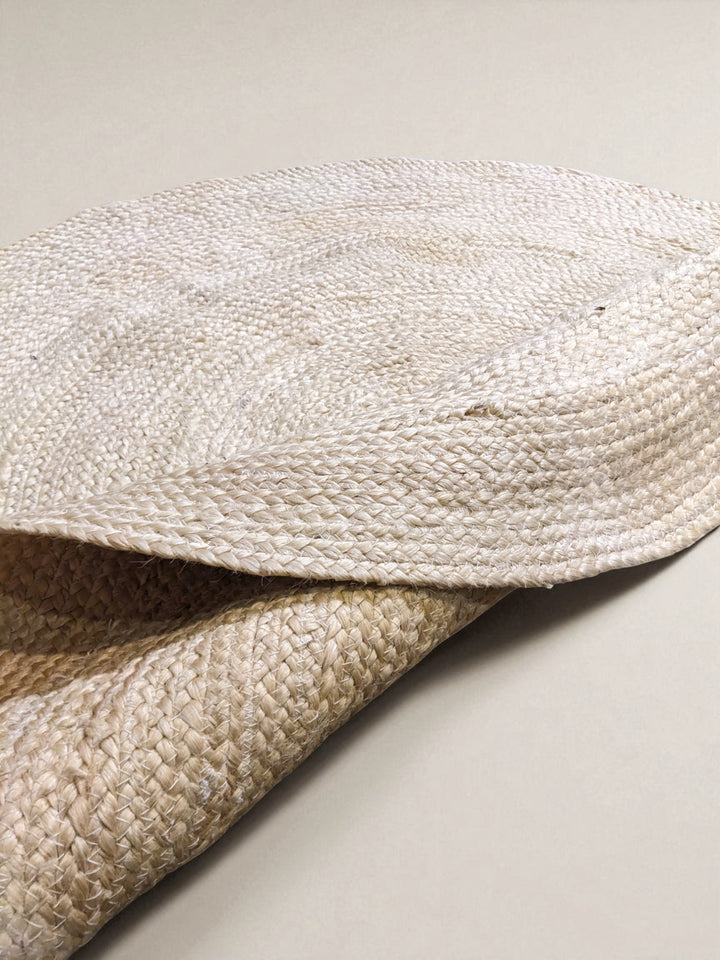 Braided Natural Round Jute Rug - Size: 3.7 x 3.7