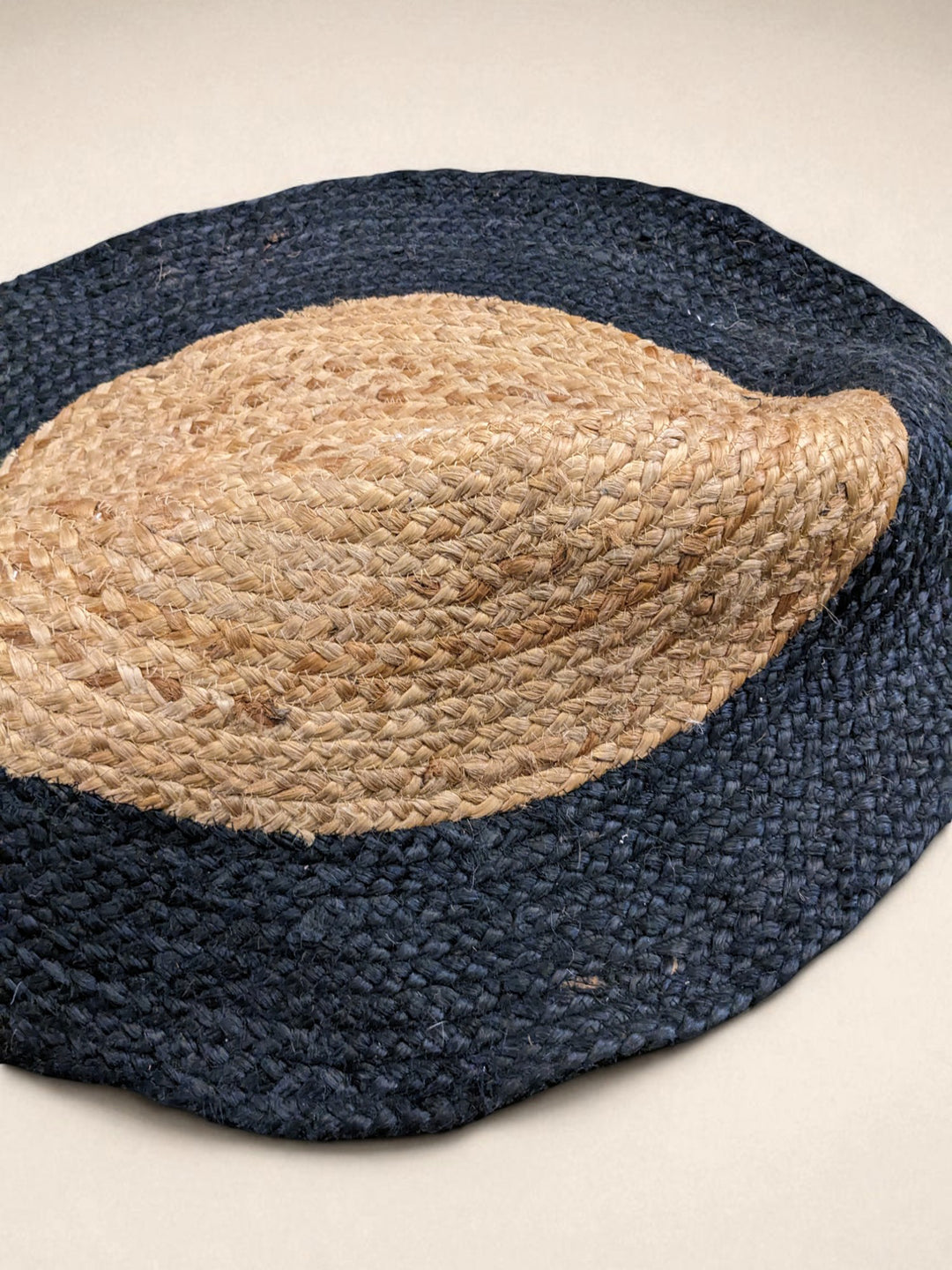 Braided Natural Round Jute Rug - Size: 2.9 x 2.9